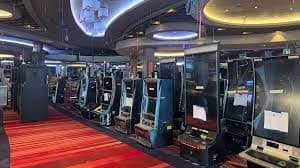 Tangkapan layar aplikasi kv toto menampilkan menu permainan slot dan sportsbook